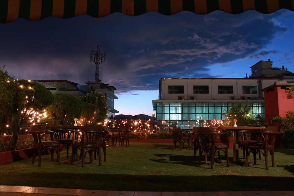 Hotel Mountain Katmandu Kültér fotó